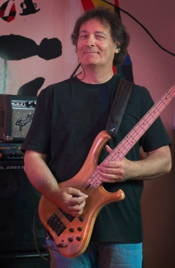Neuer Bassist Frank