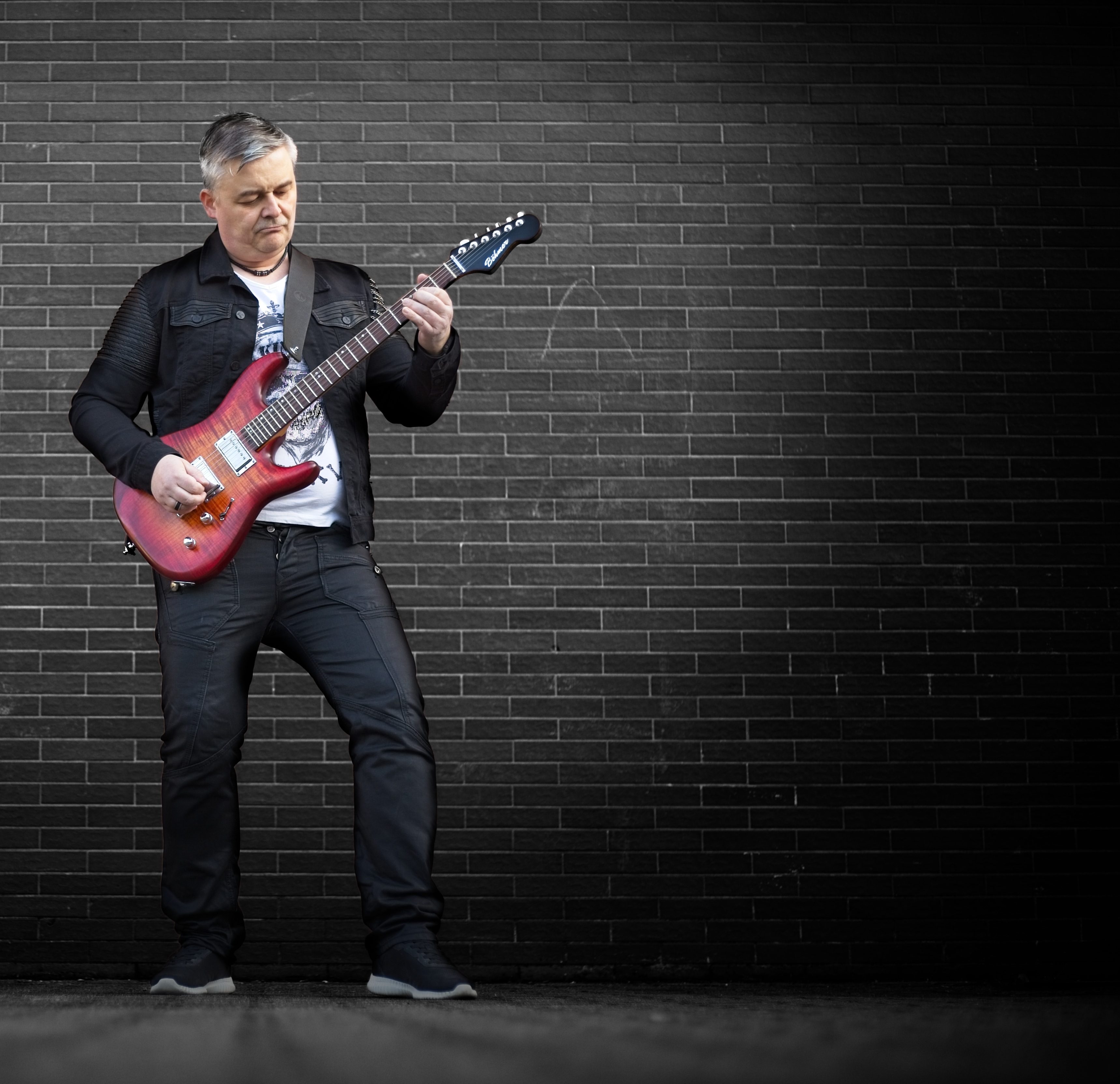 Andreas an der Lead-Gitarre