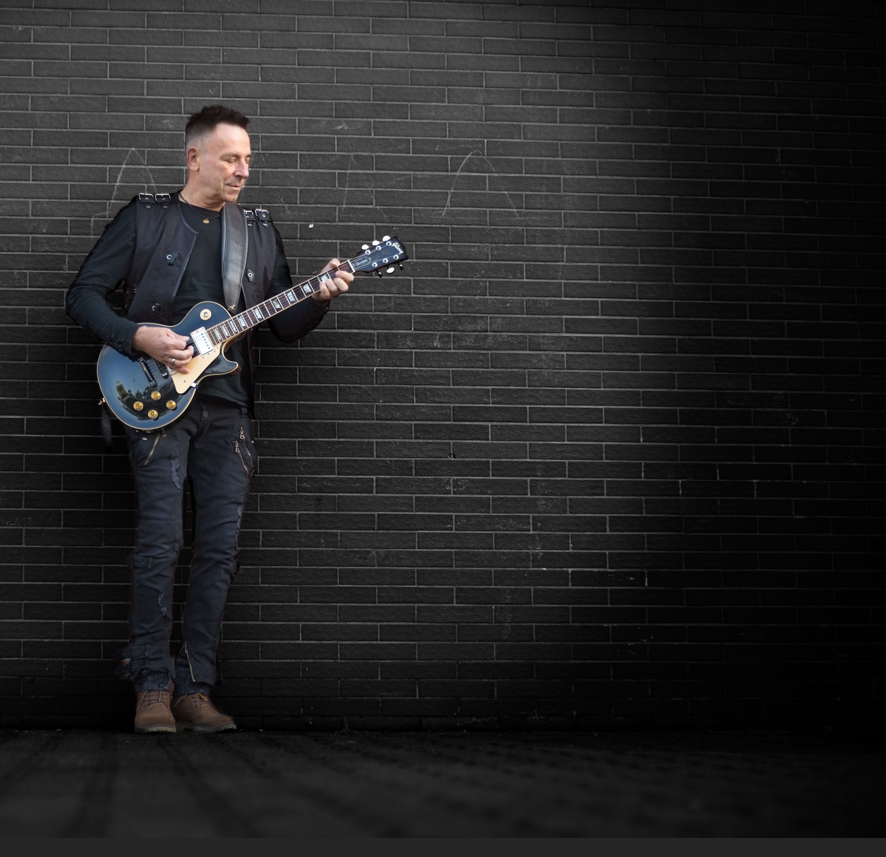 Dieter an der Rythmusgitarre